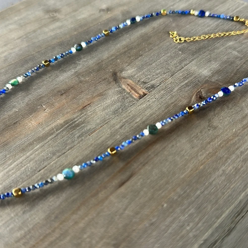Dainty blue lapis and gold necklace - Picture 5 of 10